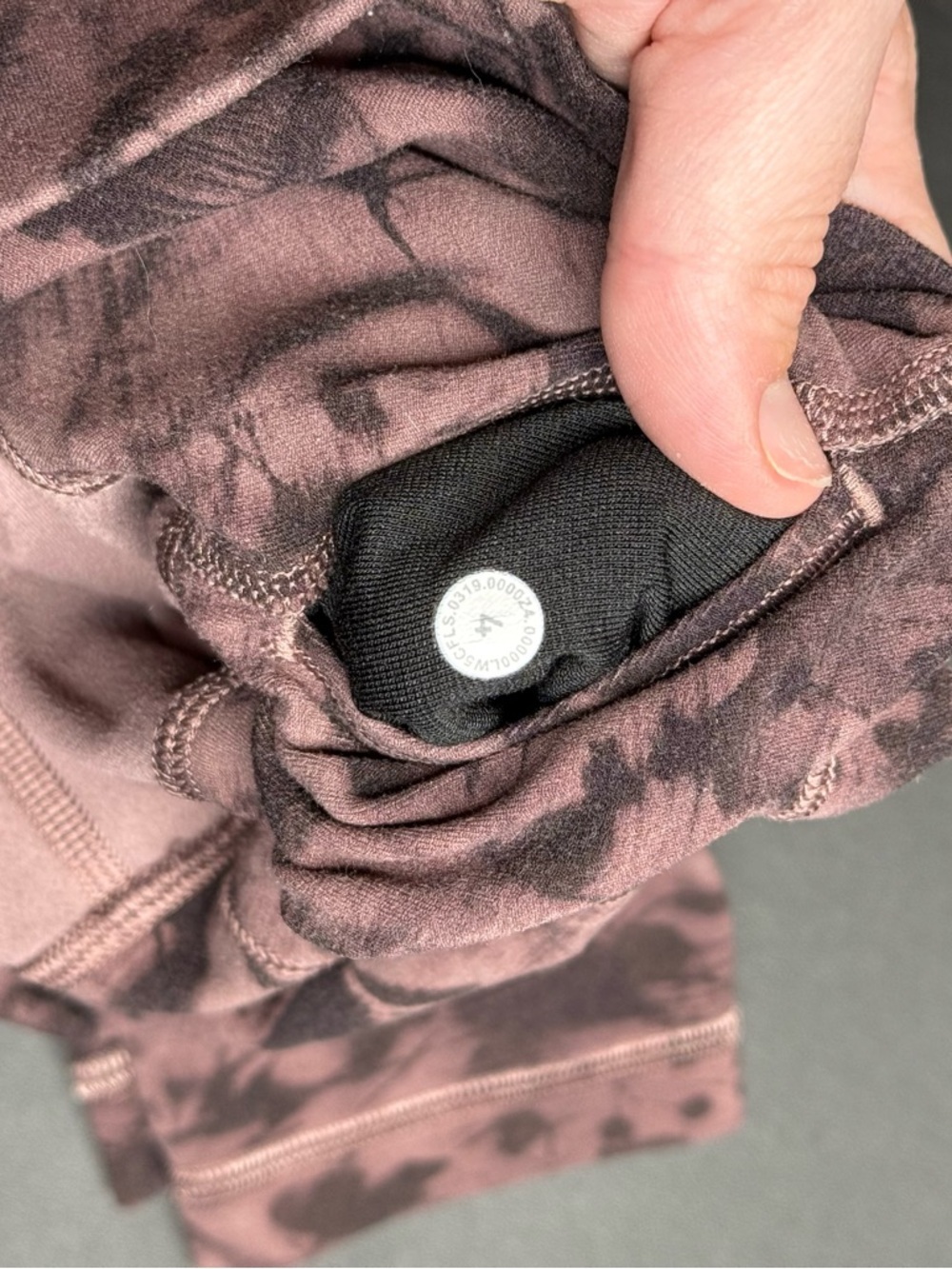 lululemon athletica women’s ' Dusty Pink & Charcoal Floral Leggings - Picture 5 of 6